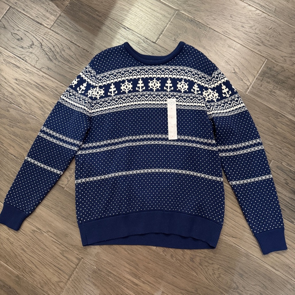 St. John's Bay Blue and White Crewneck Sweater Nordic-Inspired Design‎